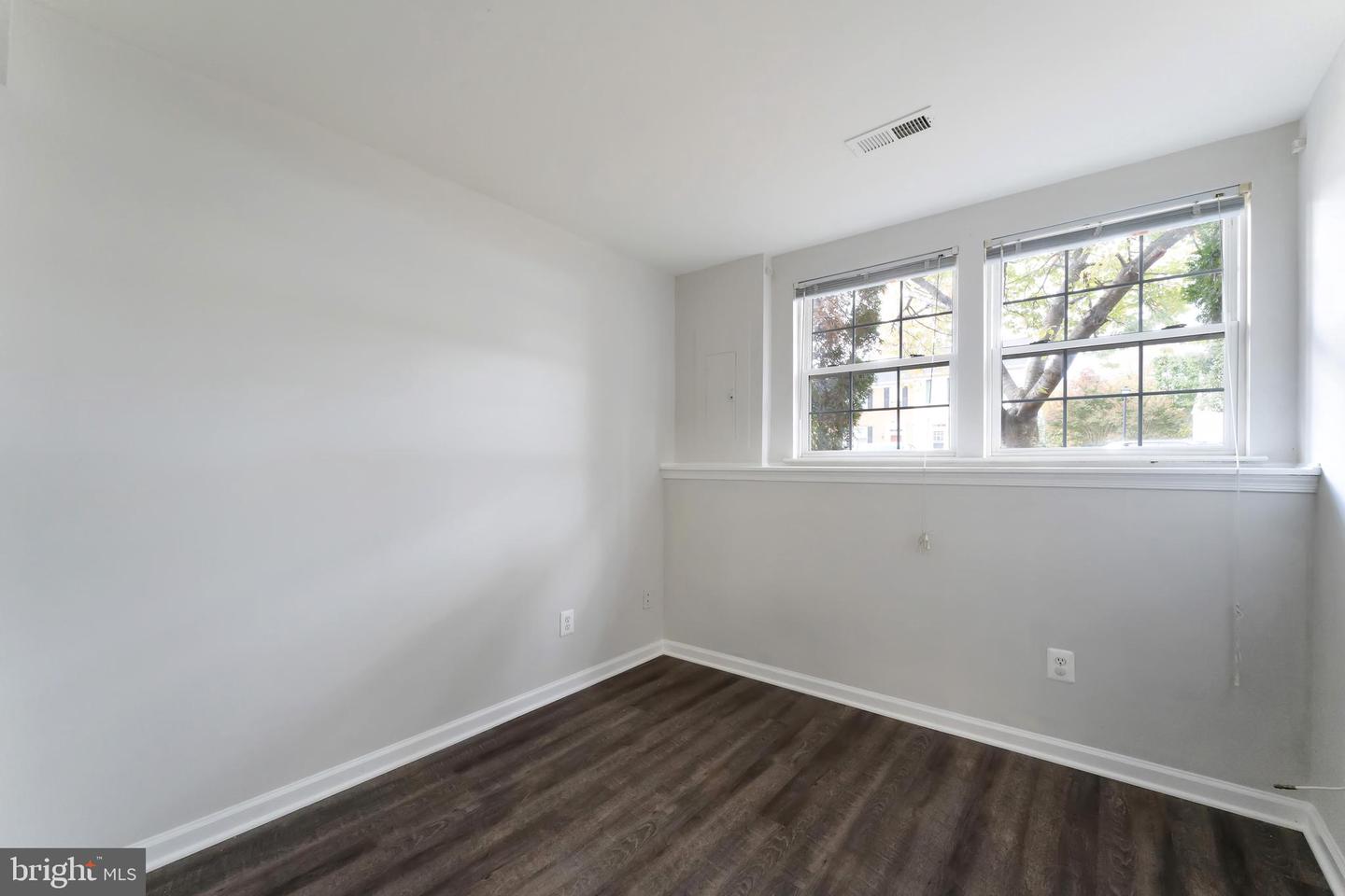 23032 POTOMAC HILL SQ, STERLING, Virginia 20166, 4 Bedrooms Bedrooms, ,3 BathroomsBathrooms,Residential,For sale,23032 POTOMAC HILL SQ,VALO2109624 MLS # VALO2109624