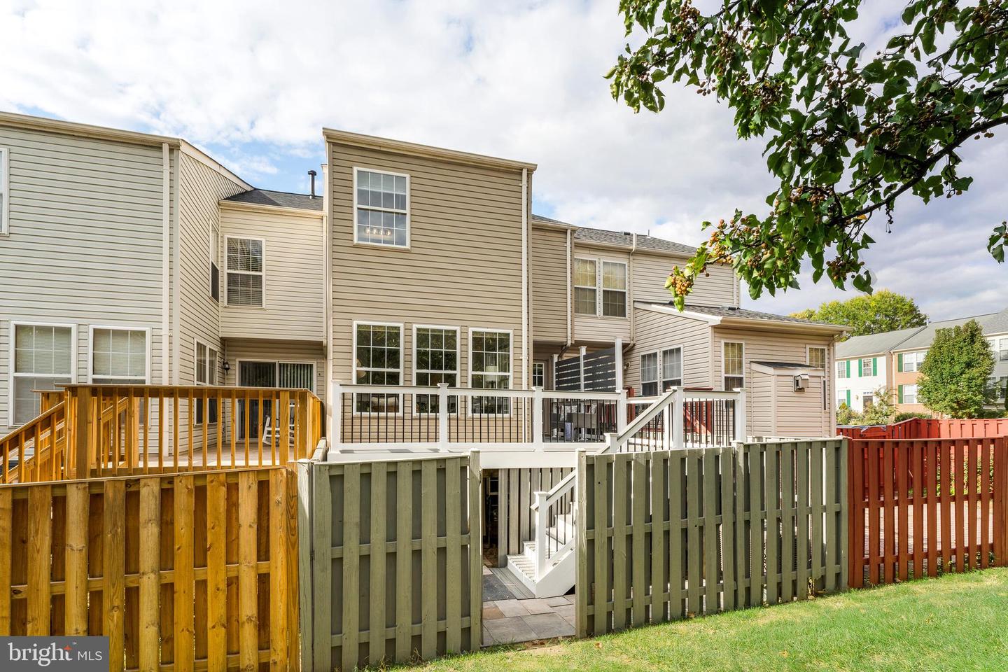 23032 POTOMAC HILL SQ, STERLING, Virginia 20166, 4 Bedrooms Bedrooms, ,3 BathroomsBathrooms,Residential,For sale,23032 POTOMAC HILL SQ,VALO2109624 MLS # VALO2109624