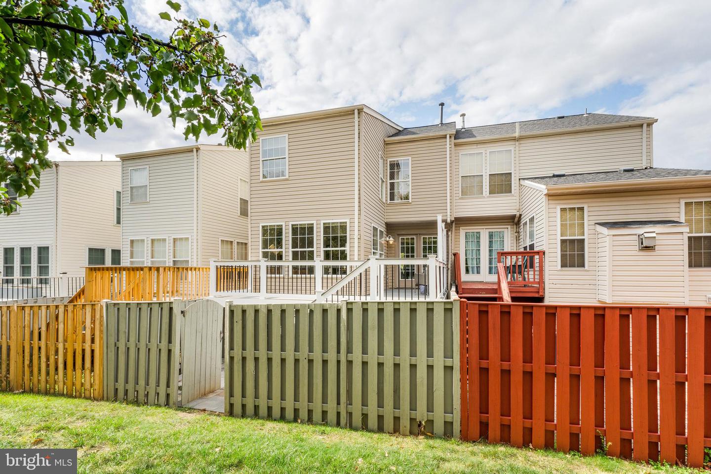 23032 POTOMAC HILL SQ, STERLING, Virginia 20166, 4 Bedrooms Bedrooms, ,3 BathroomsBathrooms,Residential,For sale,23032 POTOMAC HILL SQ,VALO2109624 MLS # VALO2109624