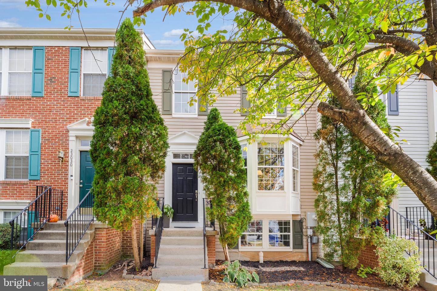 23032 POTOMAC HILL SQ, STERLING, Virginia 20166, 4 Bedrooms Bedrooms, ,3 BathroomsBathrooms,Residential,For sale,23032 POTOMAC HILL SQ,VALO2109624 MLS # VALO2109624