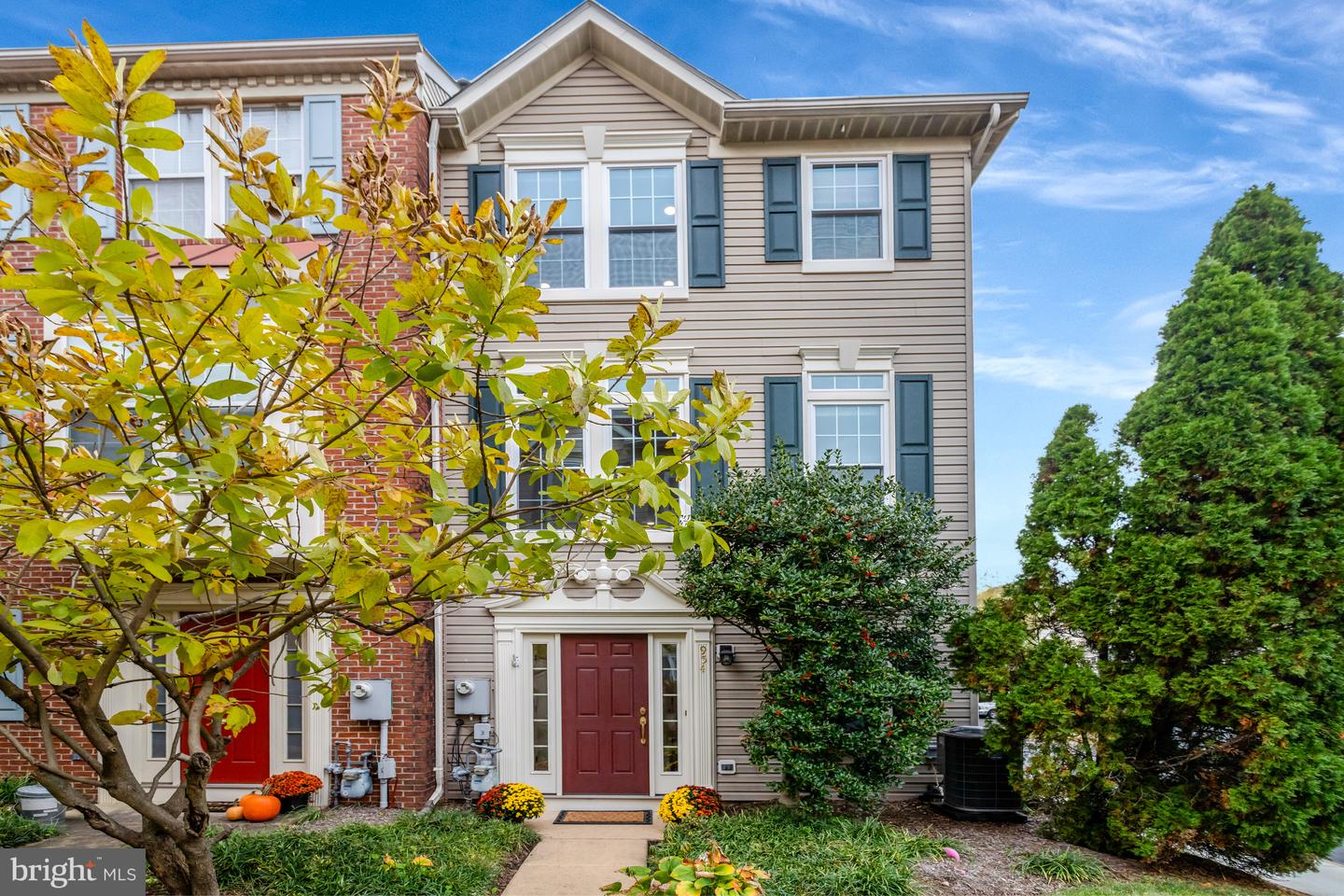 954 HARRISON CIR, ALEXANDRIA, Virginia 22304, 2 Bedrooms Bedrooms, ,2 BathroomsBathrooms,Residential,For sale,954 HARRISON CIR,VAAX2051202 MLS # VAAX2051202