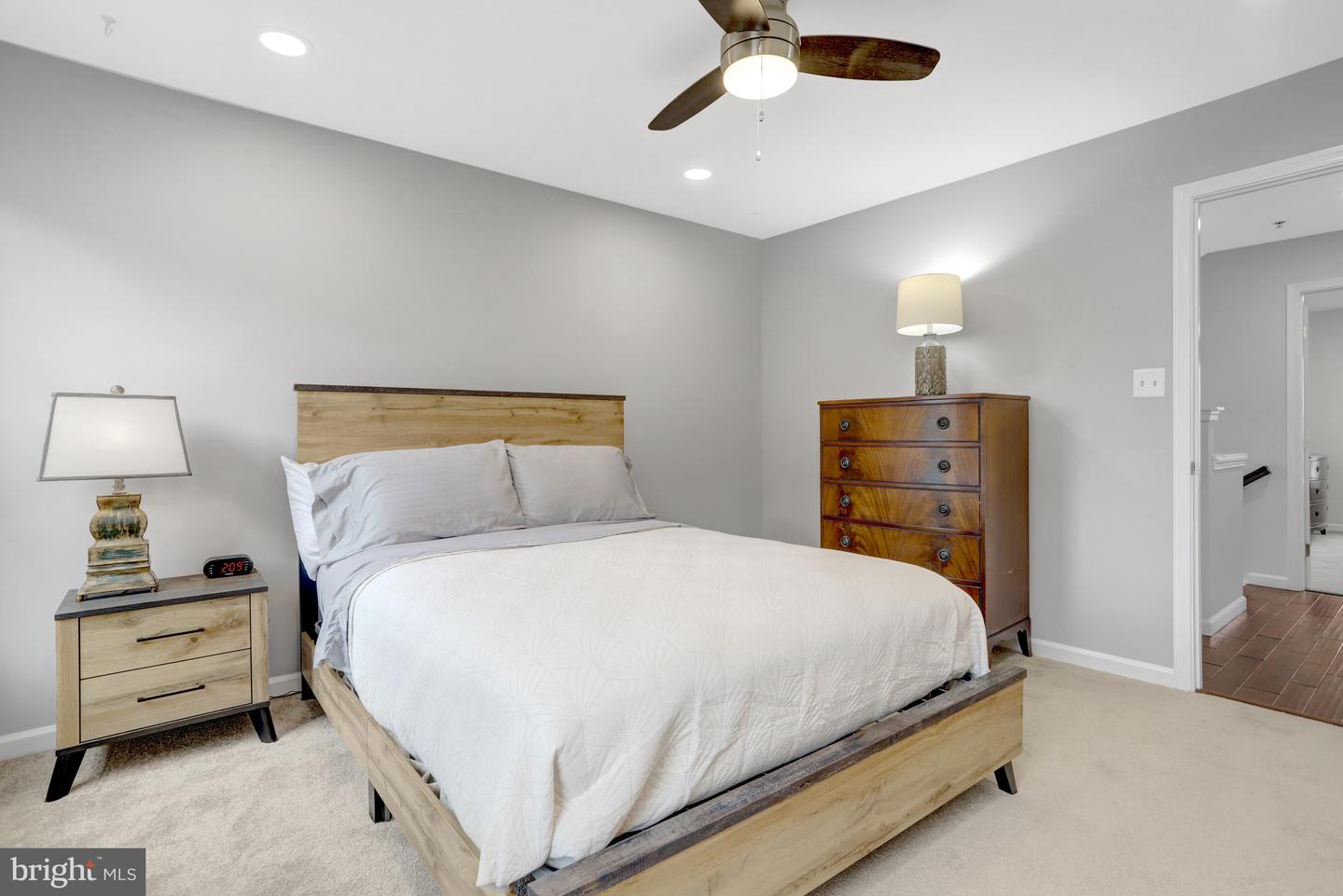 954 HARRISON CIR, ALEXANDRIA, Virginia 22304, 2 Bedrooms Bedrooms, ,2 BathroomsBathrooms,Residential,For sale,954 HARRISON CIR,VAAX2051202 MLS # VAAX2051202