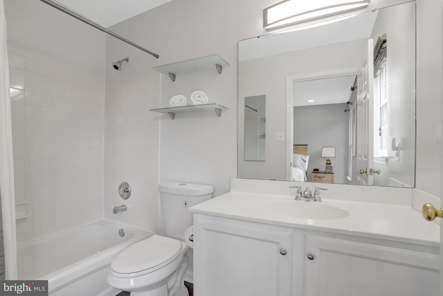 954 HARRISON CIR, ALEXANDRIA, Virginia 22304, 2 Bedrooms Bedrooms, ,2 BathroomsBathrooms,Residential,For sale,954 HARRISON CIR,VAAX2051202 MLS # VAAX2051202