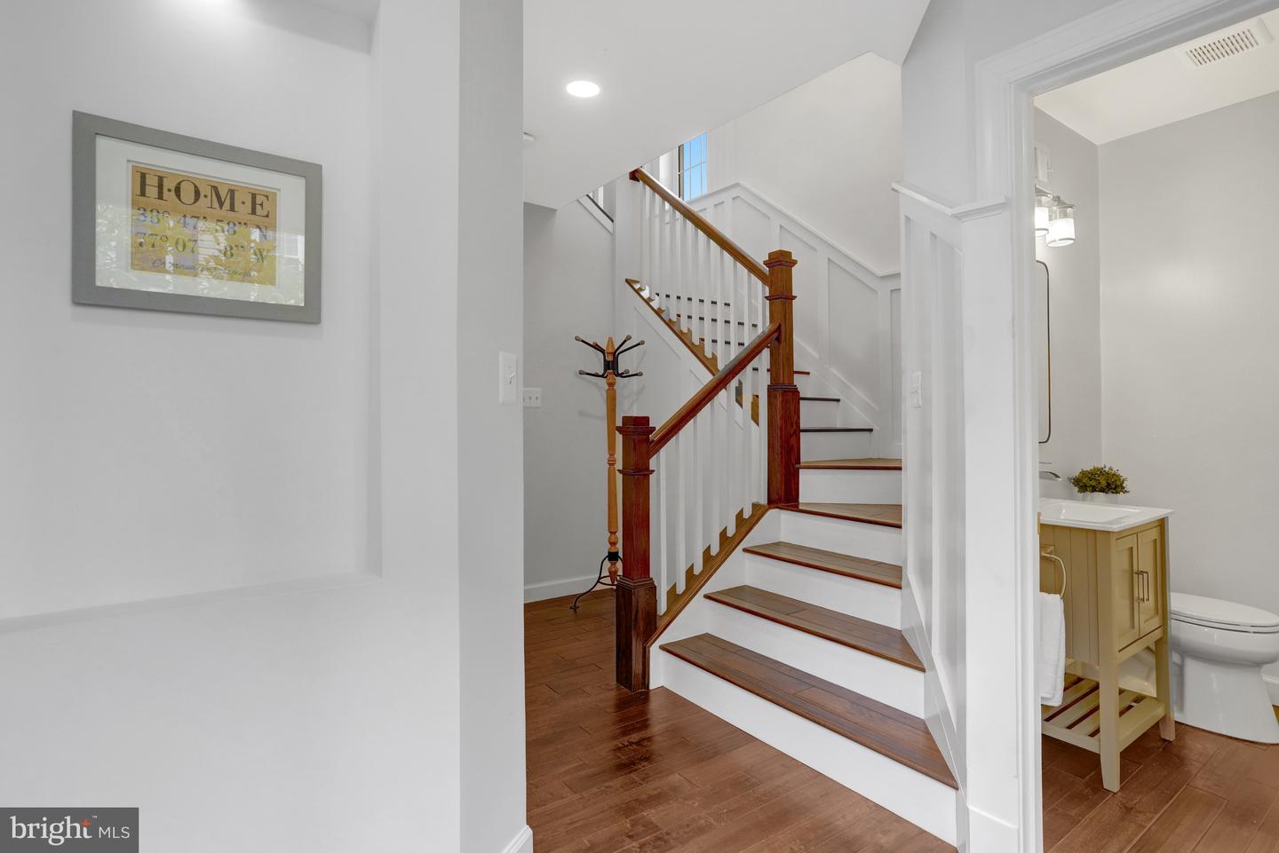 954 HARRISON CIR, ALEXANDRIA, Virginia 22304, 2 Bedrooms Bedrooms, ,2 BathroomsBathrooms,Residential,For sale,954 HARRISON CIR,VAAX2051202 MLS # VAAX2051202