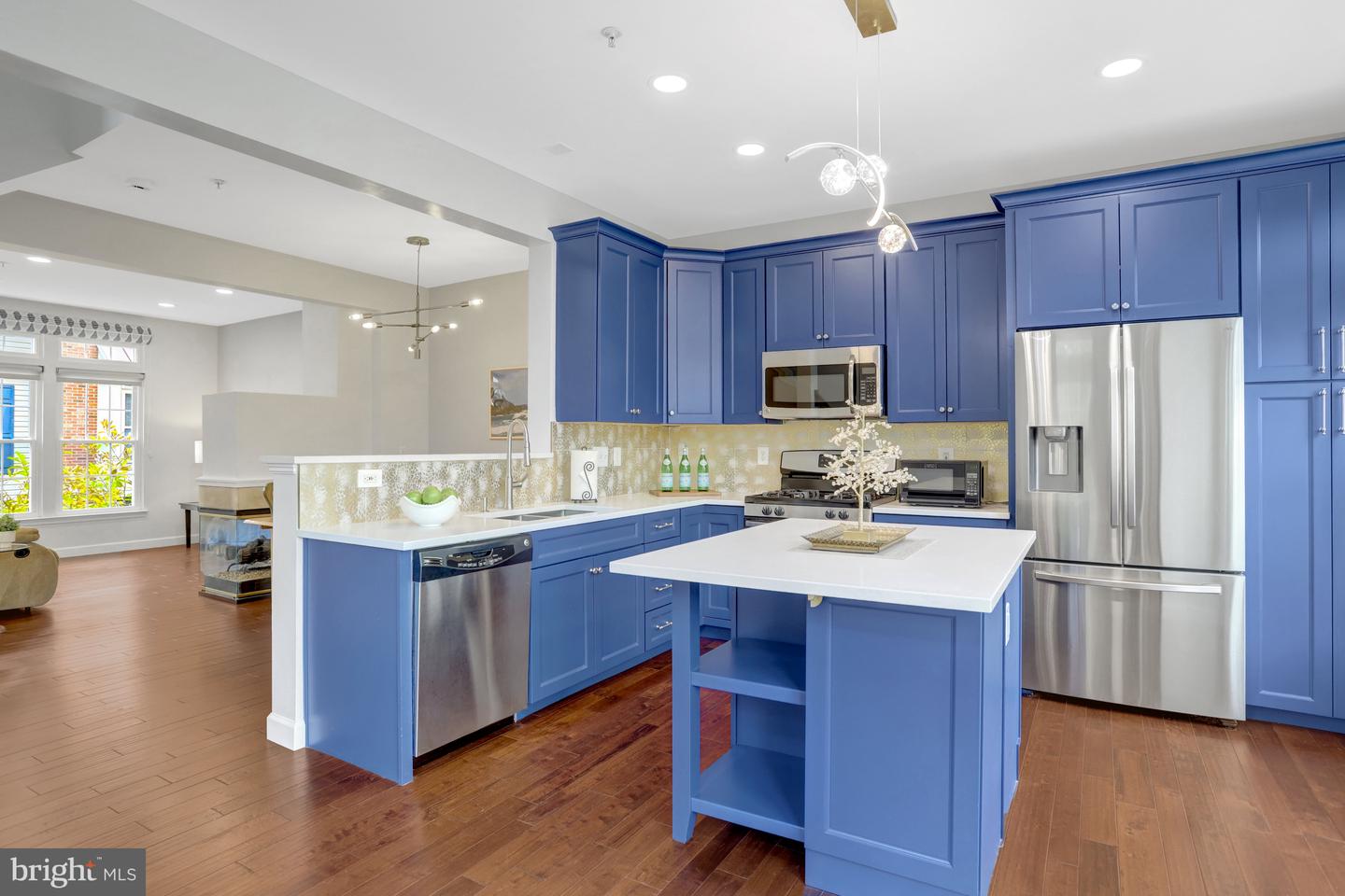 954 HARRISON CIR, ALEXANDRIA, Virginia 22304, 2 Bedrooms Bedrooms, ,2 BathroomsBathrooms,Residential,For sale,954 HARRISON CIR,VAAX2051202 MLS # VAAX2051202