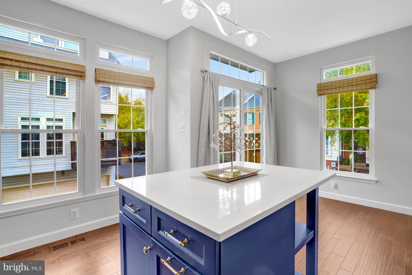 954 HARRISON CIR, ALEXANDRIA, Virginia 22304, 2 Bedrooms Bedrooms, ,2 BathroomsBathrooms,Residential,For sale,954 HARRISON CIR,VAAX2051202 MLS # VAAX2051202