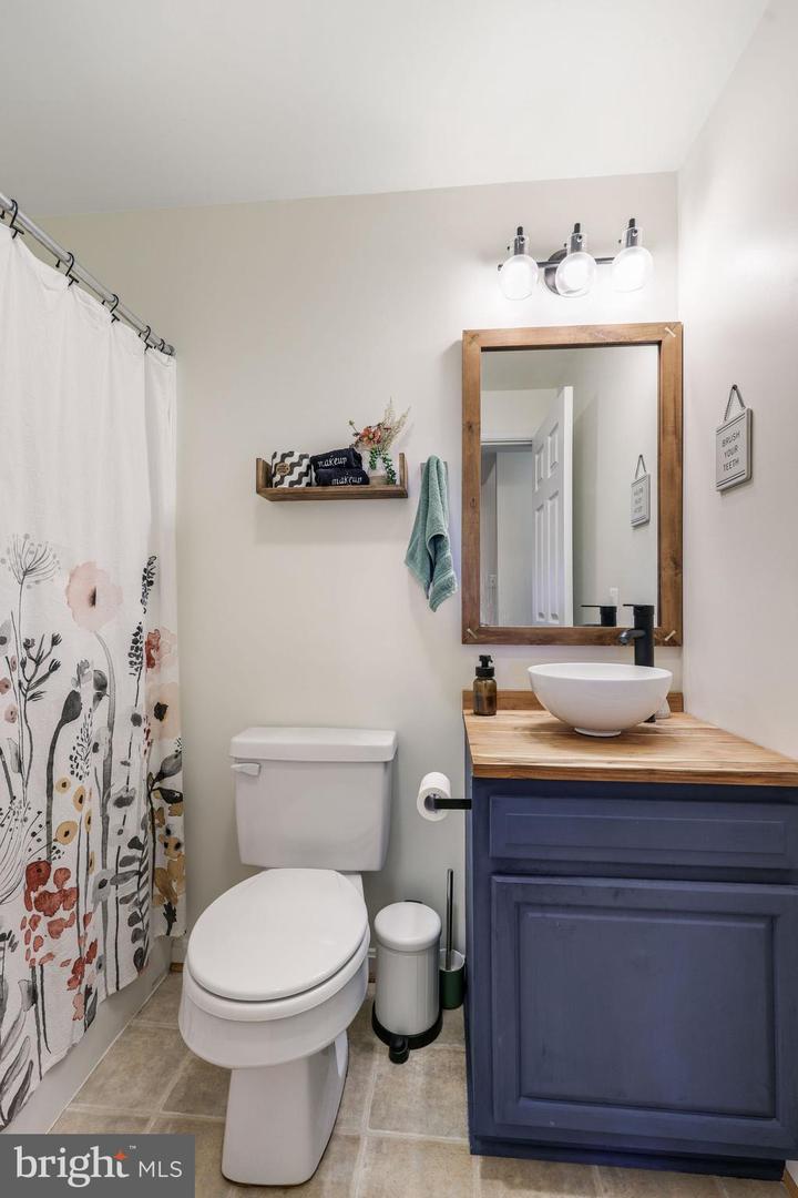 384 LINDAMOOD LN, STRASBURG, Virginia 22641, 5 Bedrooms Bedrooms, ,3 BathroomsBathrooms,Residential,For sale,384 LINDAMOOD LN,VASH2012866 MLS # VASH2012866 384 LINDAMOOD LN, STRASBURG, Virginia 22641, 5 Bedrooms Bedrooms, ,3 BathroomsBathrooms,Residential,For sale,384 LINDAMOOD LN,VASH2012866 MLS # VASH2012866