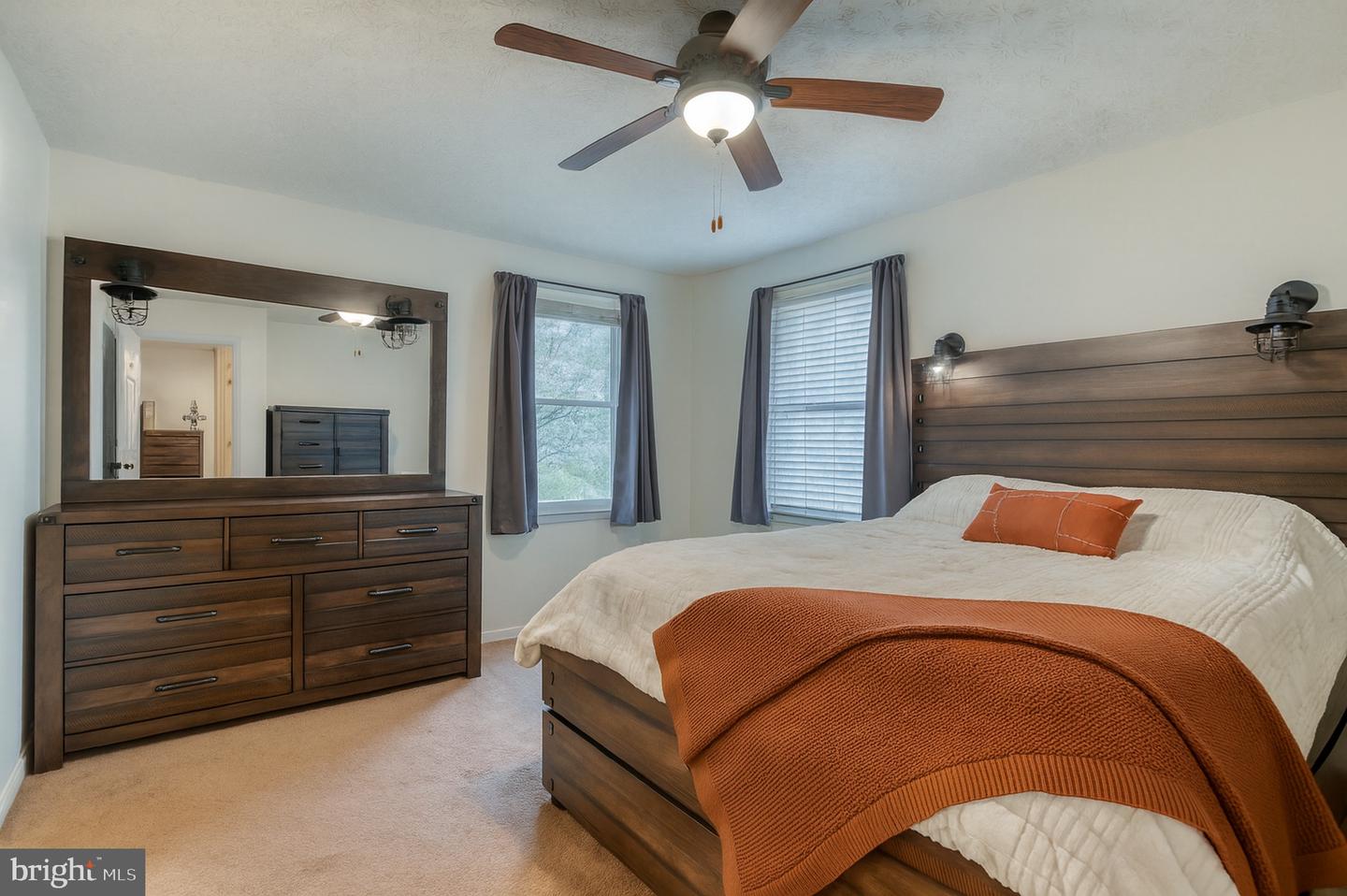 7 RED HAVEN LN, CHESTER GAP, Virginia 22623, 3 Bedrooms Bedrooms, 8 Rooms Rooms,2 BathroomsBathrooms,Residential,For sale,7 RED HAVEN LN,VARP2002358 MLS # VARP2002358