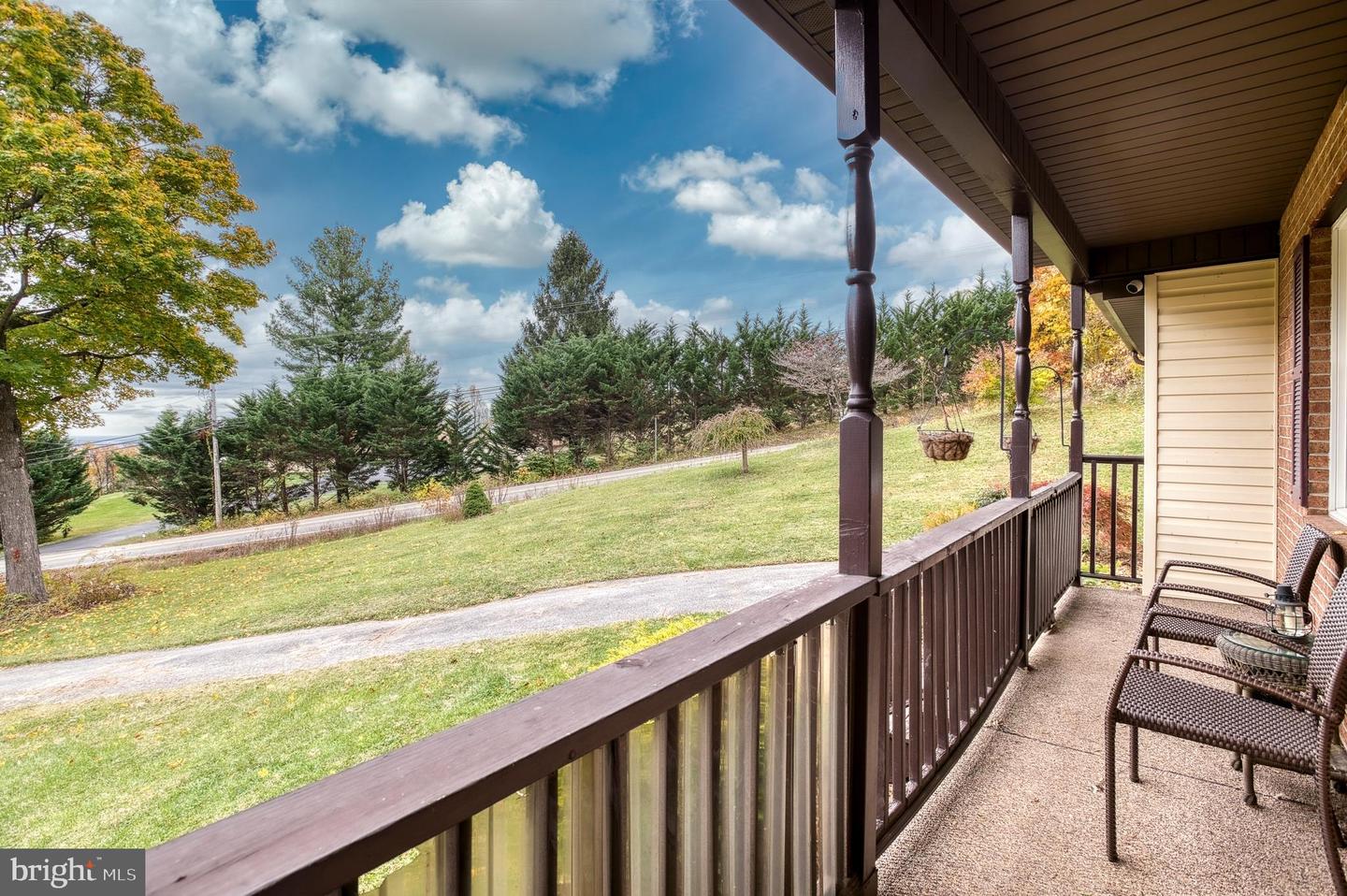 7 RED HAVEN LN, CHESTER GAP, Virginia 22623, 3 Bedrooms Bedrooms, 8 Rooms Rooms,2 BathroomsBathrooms,Residential,For sale,7 RED HAVEN LN,VARP2002358 MLS # VARP2002358