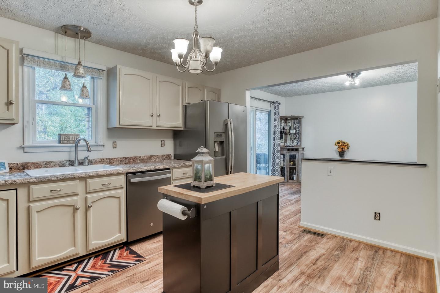 7 RED HAVEN LN, CHESTER GAP, Virginia 22623, 3 Bedrooms Bedrooms, 8 Rooms Rooms,2 BathroomsBathrooms,Residential,For sale,7 RED HAVEN LN,VARP2002358 MLS # VARP2002358