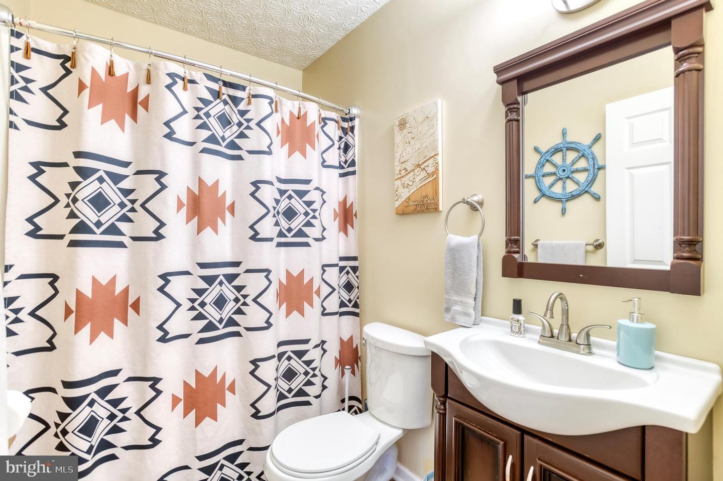 7 RED HAVEN LN, CHESTER GAP, Virginia 22623, 3 Bedrooms Bedrooms, 8 Rooms Rooms,2 BathroomsBathrooms,Residential,For sale,7 RED HAVEN LN,VARP2002358 MLS # VARP2002358