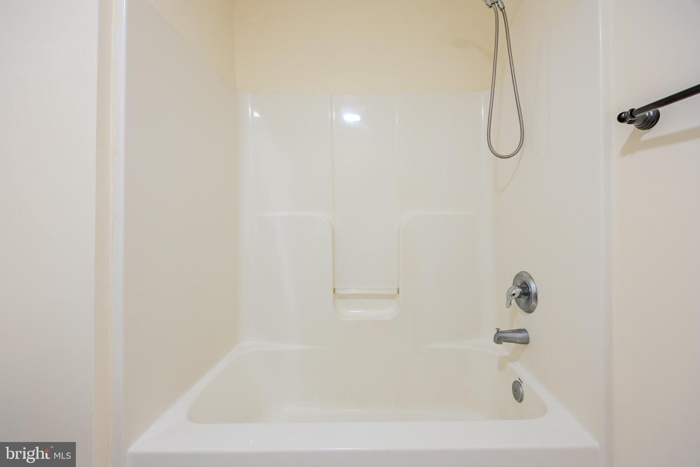 405 1/2 ELM ST, WINCHESTER, Virginia 22601, 3 Bedrooms Bedrooms, ,2 BathroomsBathrooms,Residential,For sale,405 1/2 ELM ST,VAWI2009354 MLS # VAWI2009354