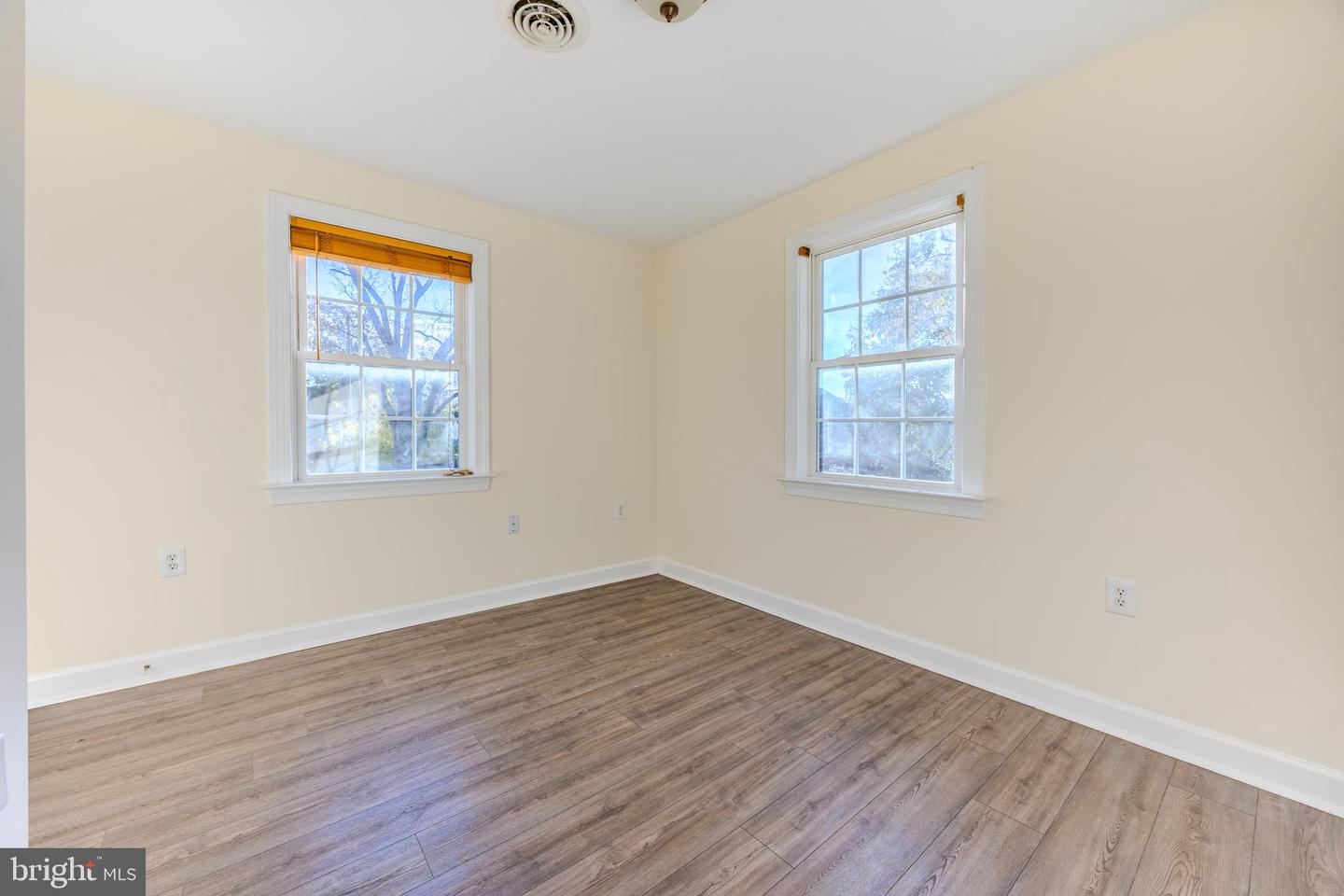 405 1/2 ELM ST, WINCHESTER, Virginia 22601, 3 Bedrooms Bedrooms, ,2 BathroomsBathrooms,Residential,For sale,405 1/2 ELM ST,VAWI2009354 MLS # VAWI2009354