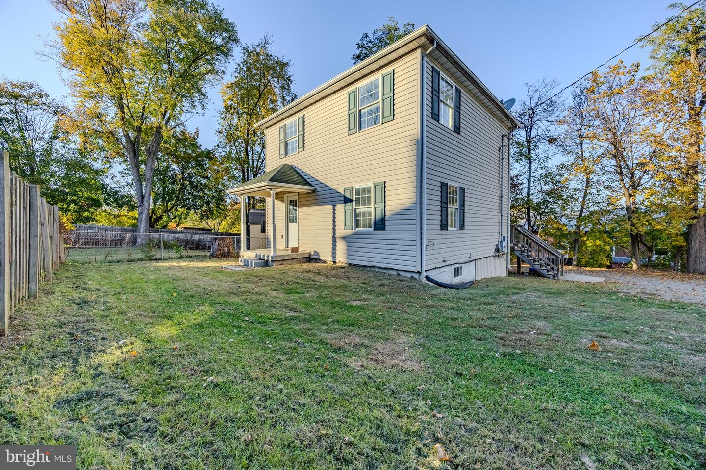 405 1/2 ELM ST, WINCHESTER, Virginia 22601, 3 Bedrooms Bedrooms, ,2 BathroomsBathrooms,Residential,For sale,405 1/2 ELM ST,VAWI2009354 MLS # VAWI2009354