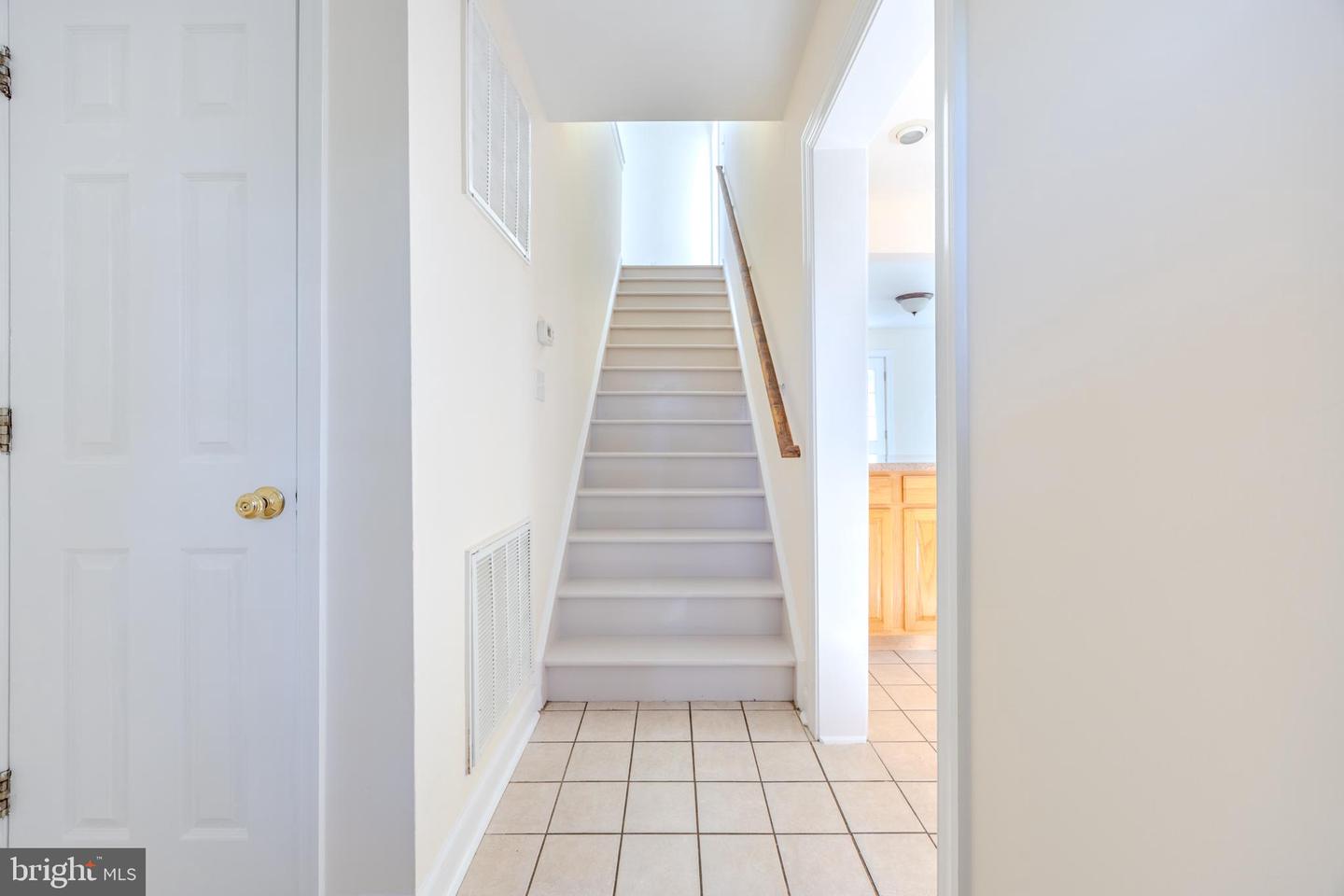 405 1/2 ELM ST, WINCHESTER, Virginia 22601, 3 Bedrooms Bedrooms, ,2 BathroomsBathrooms,Residential,For sale,405 1/2 ELM ST,VAWI2009354 MLS # VAWI2009354