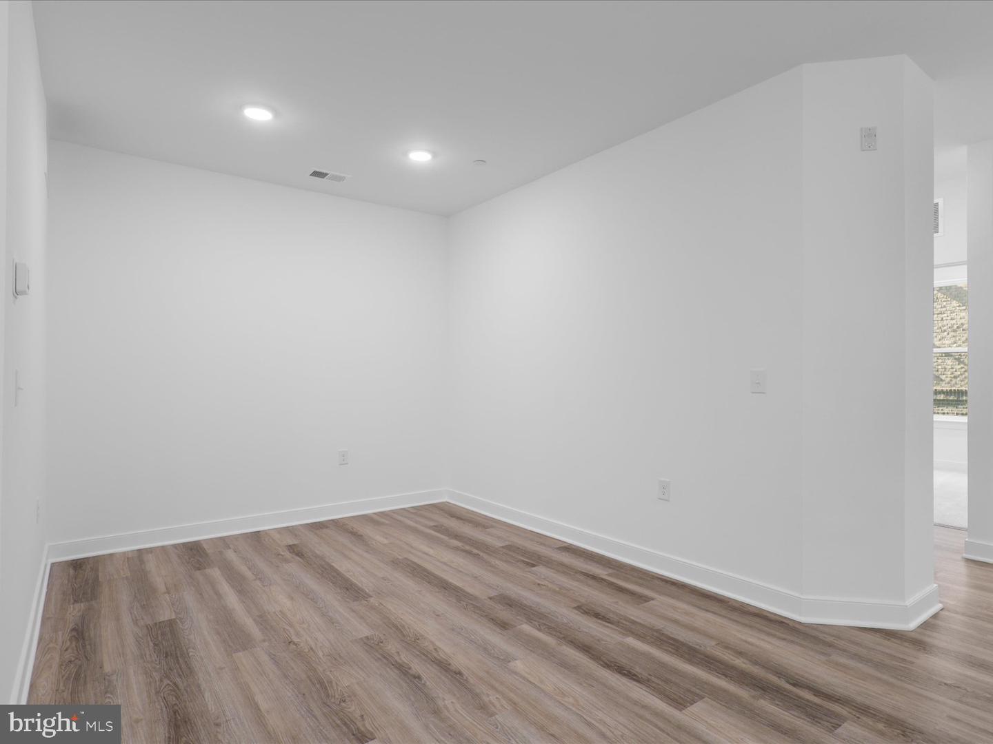 21731 DOVEKIE TER #205, ASHBURN, Virginia 20147, 2 Bedrooms Bedrooms, ,2 BathroomsBathrooms,Residential,For sale,21731 DOVEKIE TER #205,VALO2109836 MLS # VALO2109836