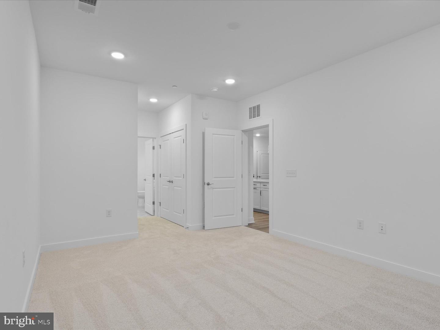 21731 DOVEKIE TER #205, ASHBURN, Virginia 20147, 2 Bedrooms Bedrooms, ,2 BathroomsBathrooms,Residential,For sale,21731 DOVEKIE TER #205,VALO2109836 MLS # VALO2109836