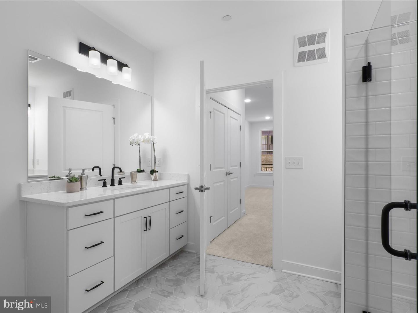 21731 DOVEKIE TER #205, ASHBURN, Virginia 20147, 2 Bedrooms Bedrooms, ,2 BathroomsBathrooms,Residential,For sale,21731 DOVEKIE TER #205,VALO2109836 MLS # VALO2109836