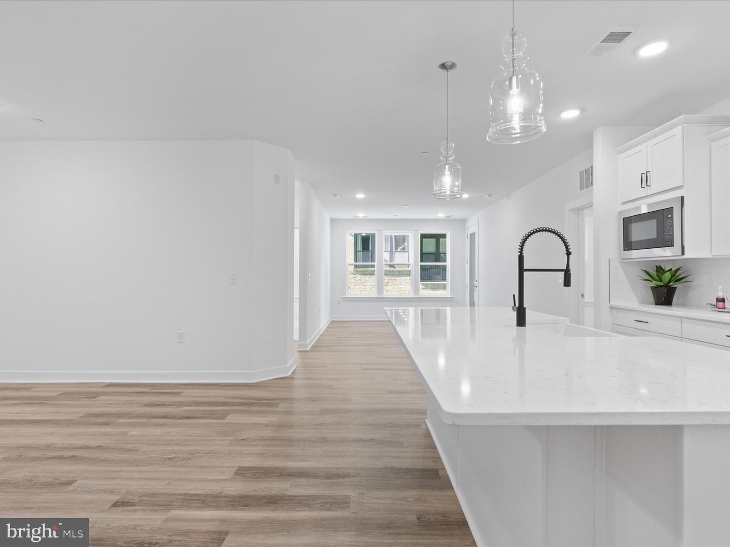 21731 DOVEKIE TER #205, ASHBURN, Virginia 20147, 2 Bedrooms Bedrooms, ,2 BathroomsBathrooms,Residential,For sale,21731 DOVEKIE TER #205,VALO2109836 MLS # VALO2109836