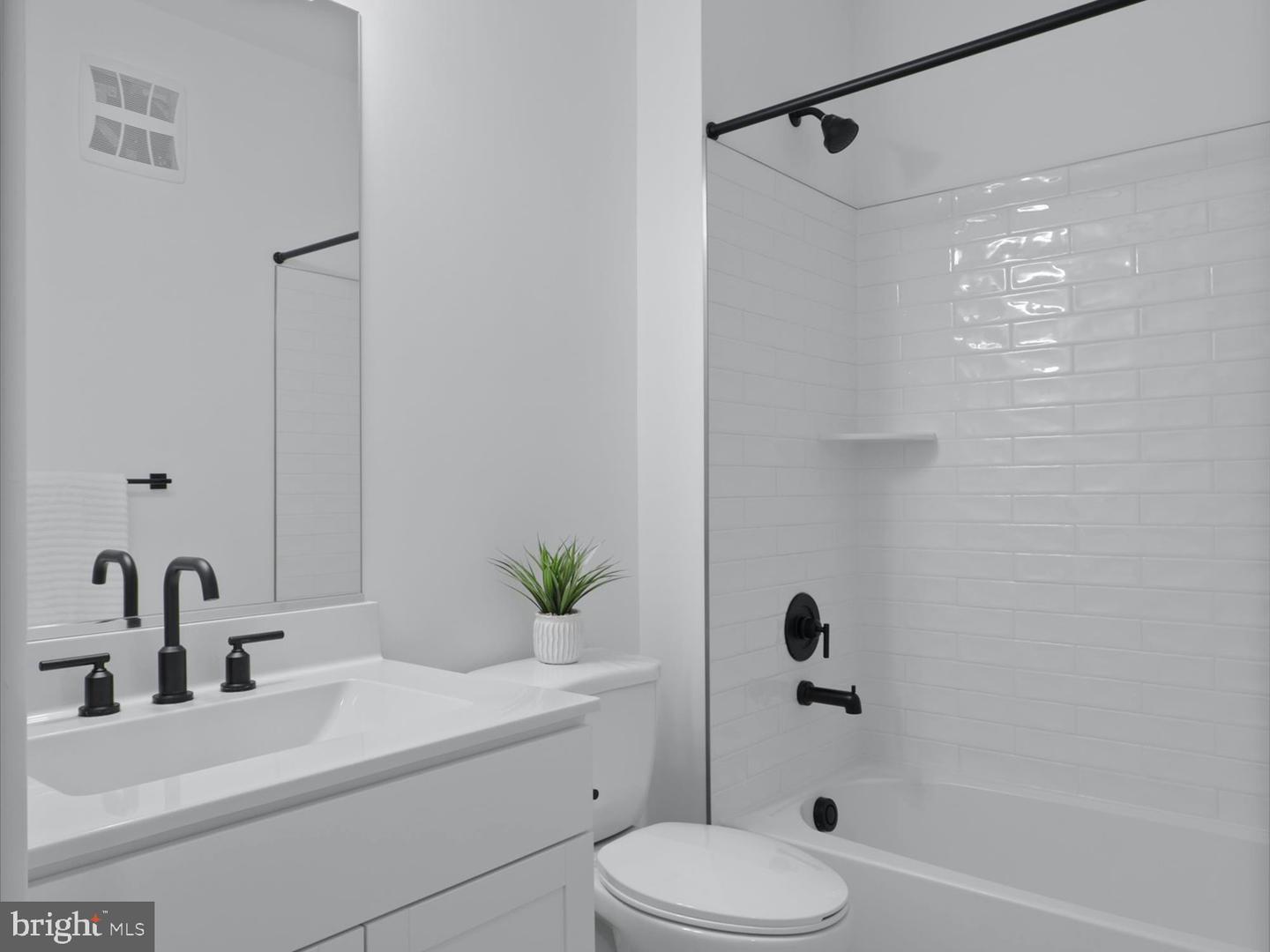 21731 DOVEKIE TER #205, ASHBURN, Virginia 20147, 2 Bedrooms Bedrooms, ,2 BathroomsBathrooms,Residential,For sale,21731 DOVEKIE TER #205,VALO2109836 MLS # VALO2109836