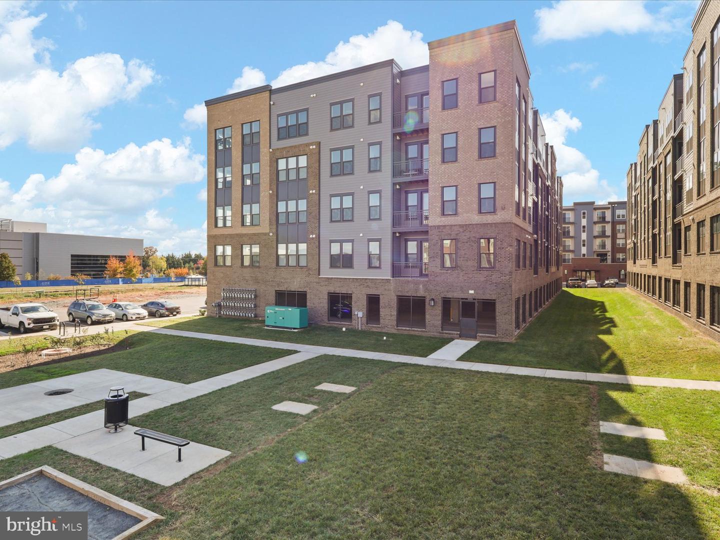 21731 DOVEKIE TER #205, ASHBURN, Virginia 20147, 2 Bedrooms Bedrooms, ,2 BathroomsBathrooms,Residential,For sale,21731 DOVEKIE TER #205,VALO2109836 MLS # VALO2109836