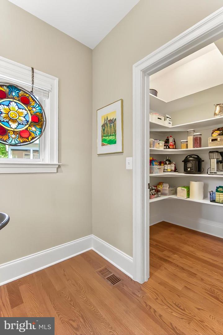 1203 WARE ST SW, VIENNA, Virginia 22180, 5 Bedrooms Bedrooms, ,4 BathroomsBathrooms,Residential,For sale,1203 WARE ST SW,VAFX2276754 MLS # VAFX2276754