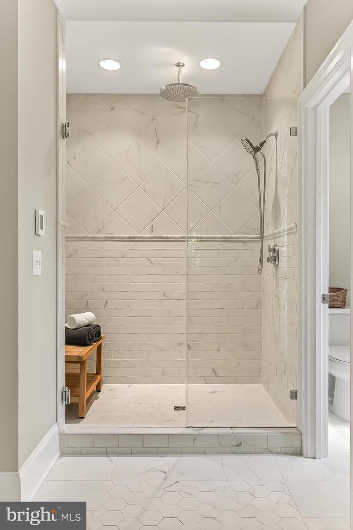 1203 WARE ST SW, VIENNA, Virginia 22180, 5 Bedrooms Bedrooms, ,4 BathroomsBathrooms,Residential,For sale,1203 WARE ST SW,VAFX2276754 MLS # VAFX2276754