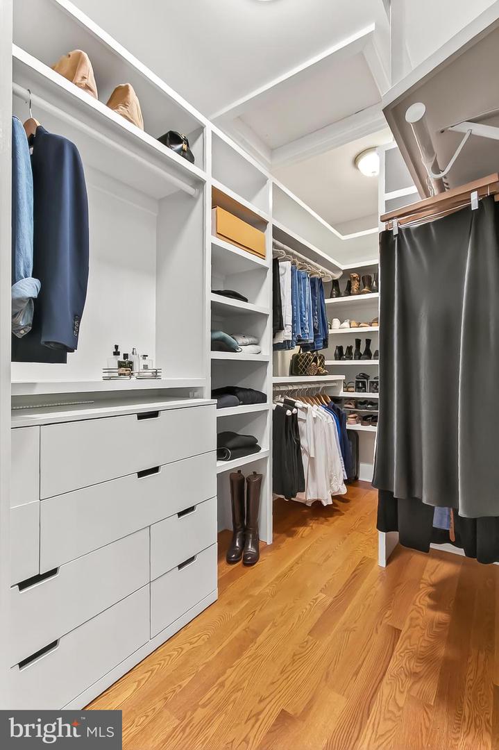 1203 WARE ST SW, VIENNA, Virginia 22180, 5 Bedrooms Bedrooms, ,4 BathroomsBathrooms,Residential,For sale,1203 WARE ST SW,VAFX2276754 MLS # VAFX2276754