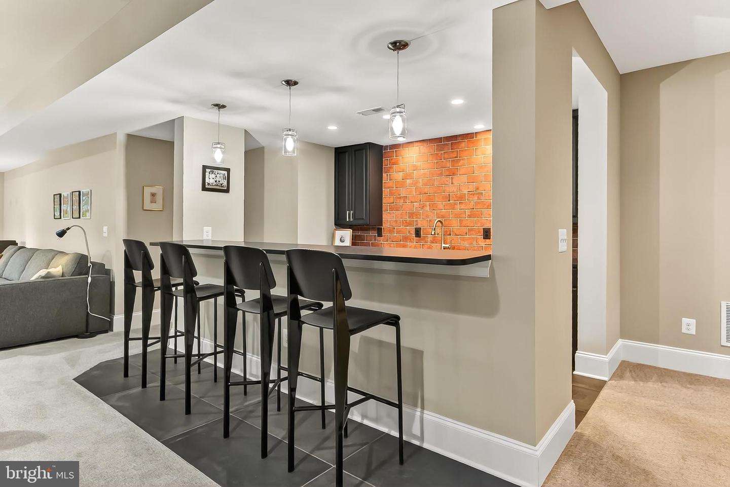 1203 WARE ST SW, VIENNA, Virginia 22180, 5 Bedrooms Bedrooms, ,4 BathroomsBathrooms,Residential,For sale,1203 WARE ST SW,VAFX2276754 MLS # VAFX2276754