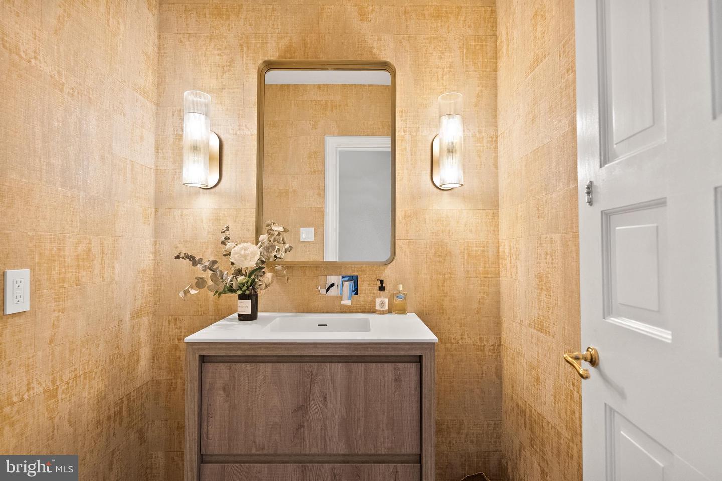 1914 35TH ST NW, WASHINGTON, District Of Columbia 20007, 4 Bedrooms Bedrooms, ,4 BathroomsBathrooms,Residential,For sale,1914 35TH ST NW,DCDC2229436 MLS # DCDC2229436