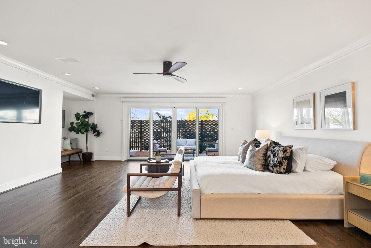 1914 35TH ST NW, WASHINGTON, District Of Columbia 20007, 4 Bedrooms Bedrooms, ,4 BathroomsBathrooms,Residential,For sale,1914 35TH ST NW,DCDC2229436 MLS # DCDC2229436