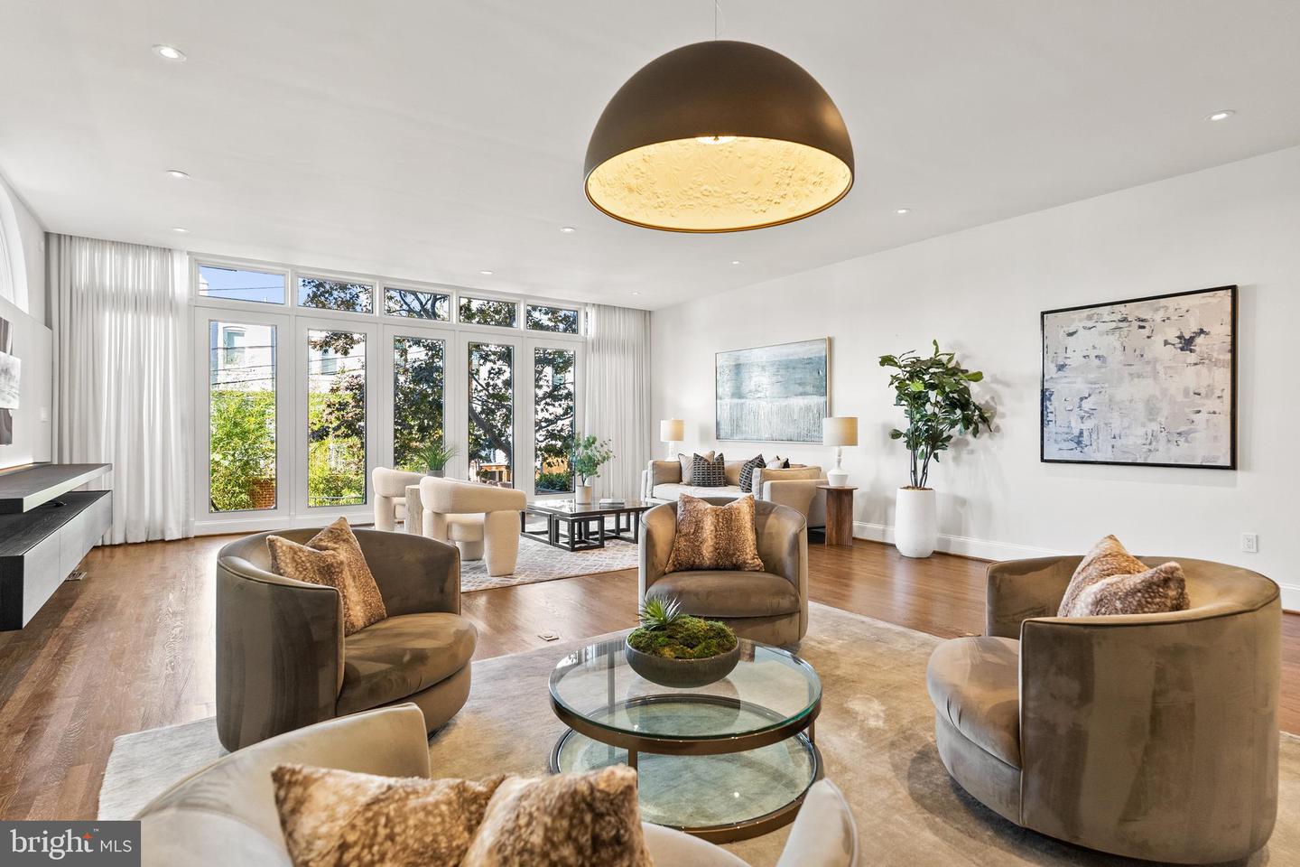 1914 35TH ST NW, WASHINGTON, District Of Columbia 20007, 4 Bedrooms Bedrooms, ,4 BathroomsBathrooms,Residential,For sale,1914 35TH ST NW,DCDC2229436 MLS # DCDC2229436