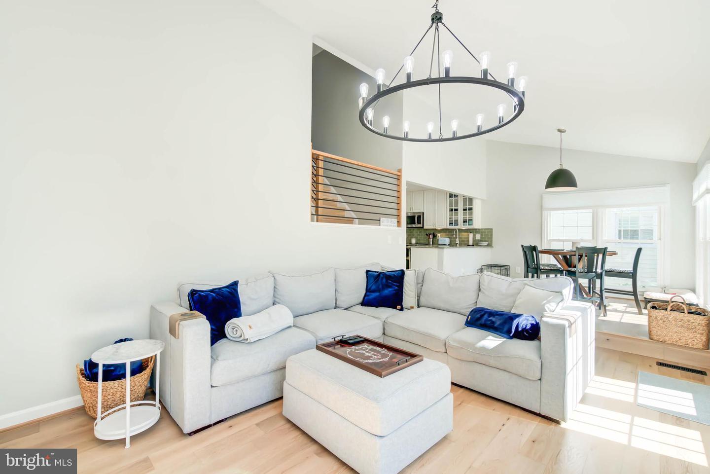 6617 MORNING RIDE CIR, ALEXANDRIA, Virginia 22315, 3 Bedrooms Bedrooms, ,2 BathroomsBathrooms,Residential,For sale,6617 MORNING RIDE CIR,VAFX2276840 MLS # VAFX2276840 6617 MORNING RIDE CIR, ALEXANDRIA, Virginia 22315, 3 Bedrooms Bedrooms, ,2 BathroomsBathrooms,Residential,For sale,6617 MORNING RIDE CIR,VAFX2276840 MLS # VAFX2276840