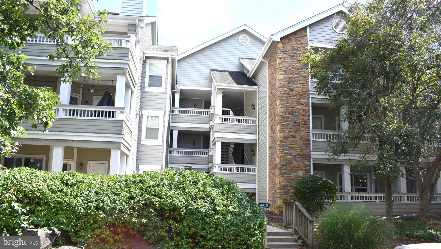 4413 FAIR STONE DR #306, FAIRFAX, Virginia 22033, 2 Bedrooms Bedrooms, 6 Rooms Rooms,2 BathroomsBathrooms,Residential,For sale,4413 FAIR STONE DR #306,VAFX2276880 MLS # VAFX2276880