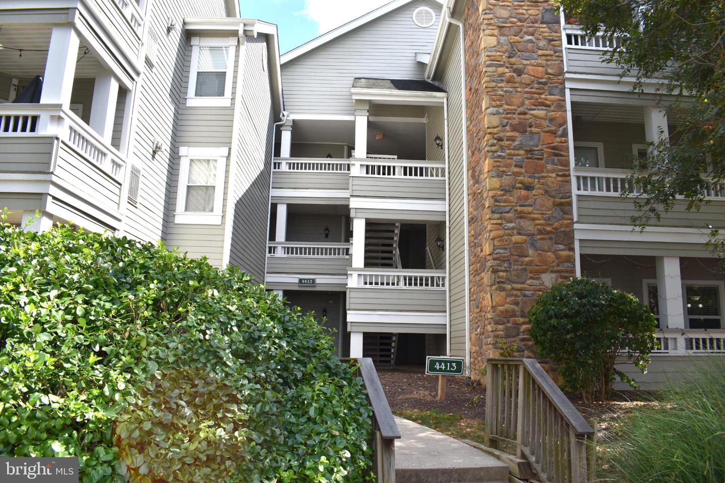 4413 FAIR STONE DR #306, FAIRFAX, Virginia 22033, 2 Bedrooms Bedrooms, 6 Rooms Rooms,2 BathroomsBathrooms,Residential,For sale,4413 FAIR STONE DR #306,VAFX2276880 MLS # VAFX2276880