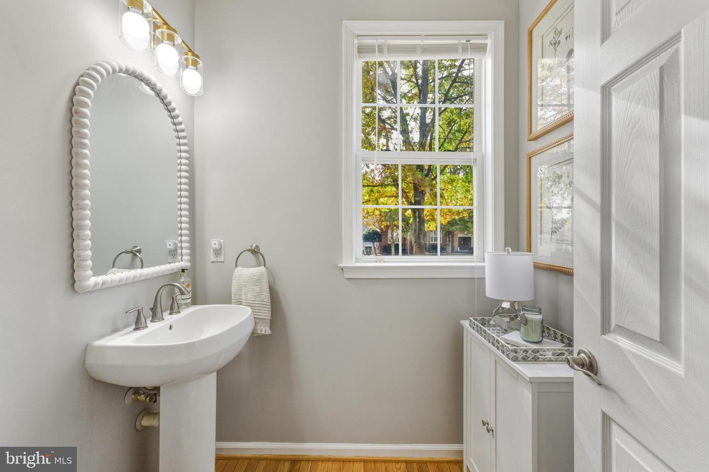 16830 TIDEWATER CT, WOODBRIDGE, Virginia 22191, 5 Bedrooms Bedrooms, ,3 BathroomsBathrooms,Residential,For sale,16830 TIDEWATER CT,VAPW2106948 MLS # VAPW2106948