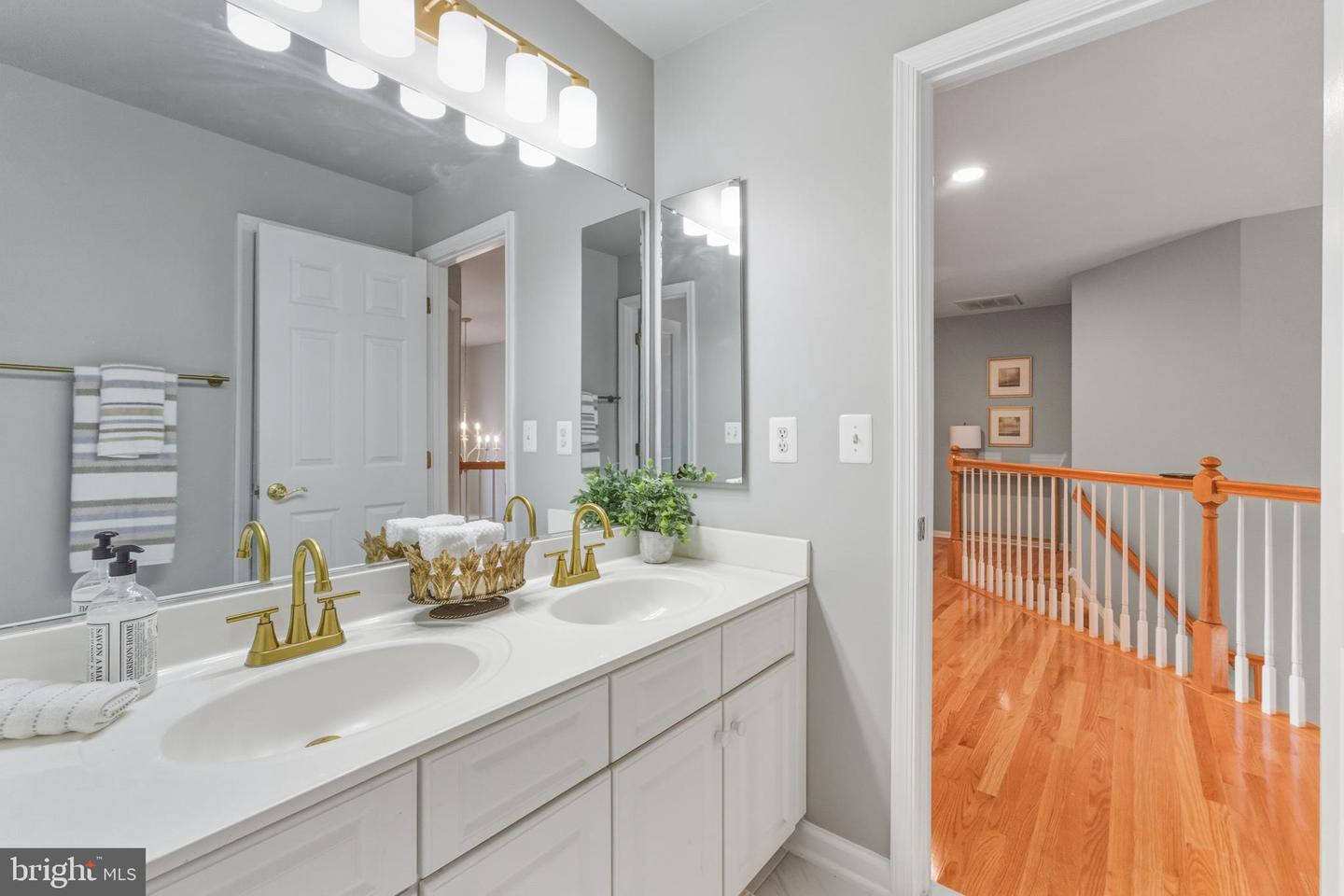 16830 TIDEWATER CT, WOODBRIDGE, Virginia 22191, 5 Bedrooms Bedrooms, ,3 BathroomsBathrooms,Residential,For sale,16830 TIDEWATER CT,VAPW2106948 MLS # VAPW2106948