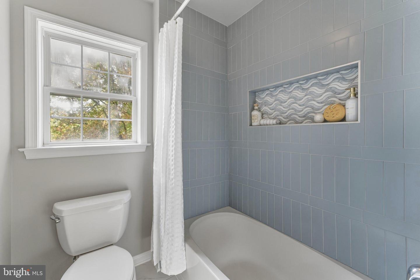 16830 TIDEWATER CT, WOODBRIDGE, Virginia 22191, 5 Bedrooms Bedrooms, ,3 BathroomsBathrooms,Residential,For sale,16830 TIDEWATER CT,VAPW2106948 MLS # VAPW2106948