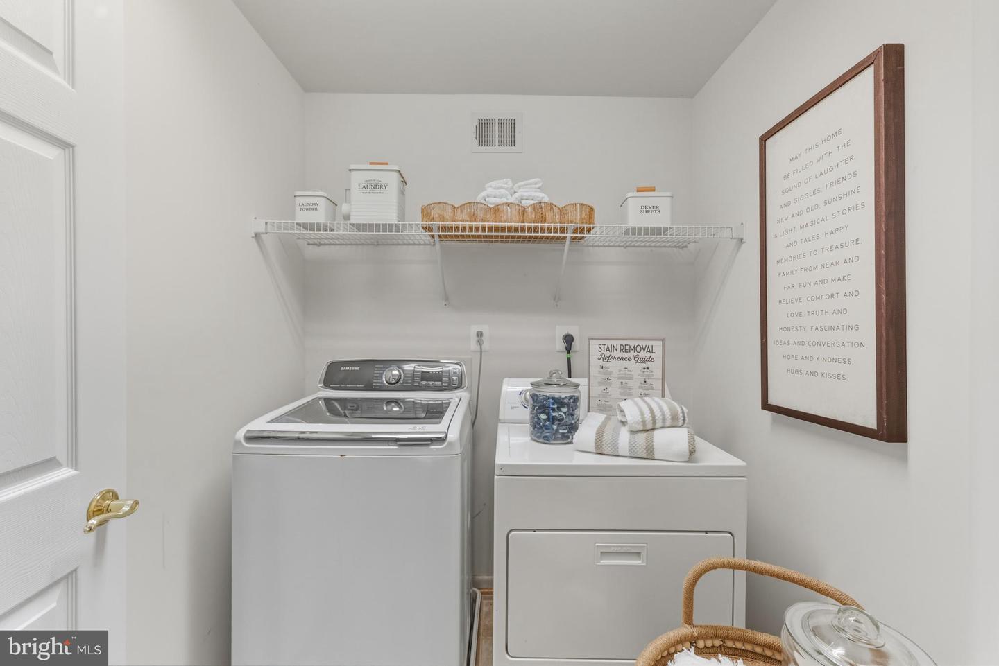 16830 TIDEWATER CT, WOODBRIDGE, Virginia 22191, 5 Bedrooms Bedrooms, ,3 BathroomsBathrooms,Residential,For sale,16830 TIDEWATER CT,VAPW2106948 MLS # VAPW2106948