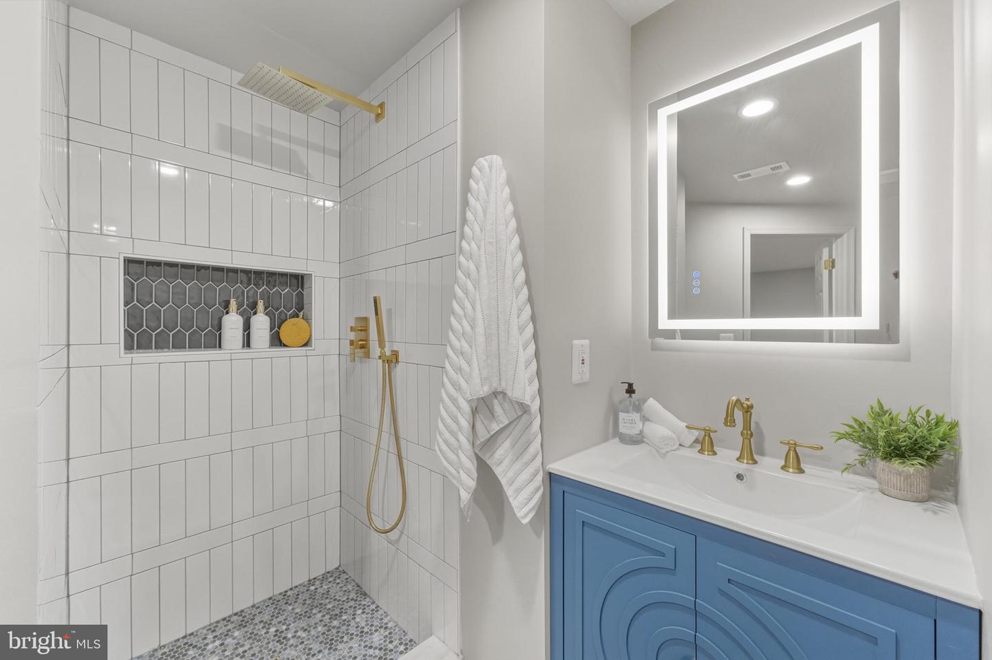 16830 TIDEWATER CT, WOODBRIDGE, Virginia 22191, 5 Bedrooms Bedrooms, ,3 BathroomsBathrooms,Residential,For sale,16830 TIDEWATER CT,VAPW2106948 MLS # VAPW2106948