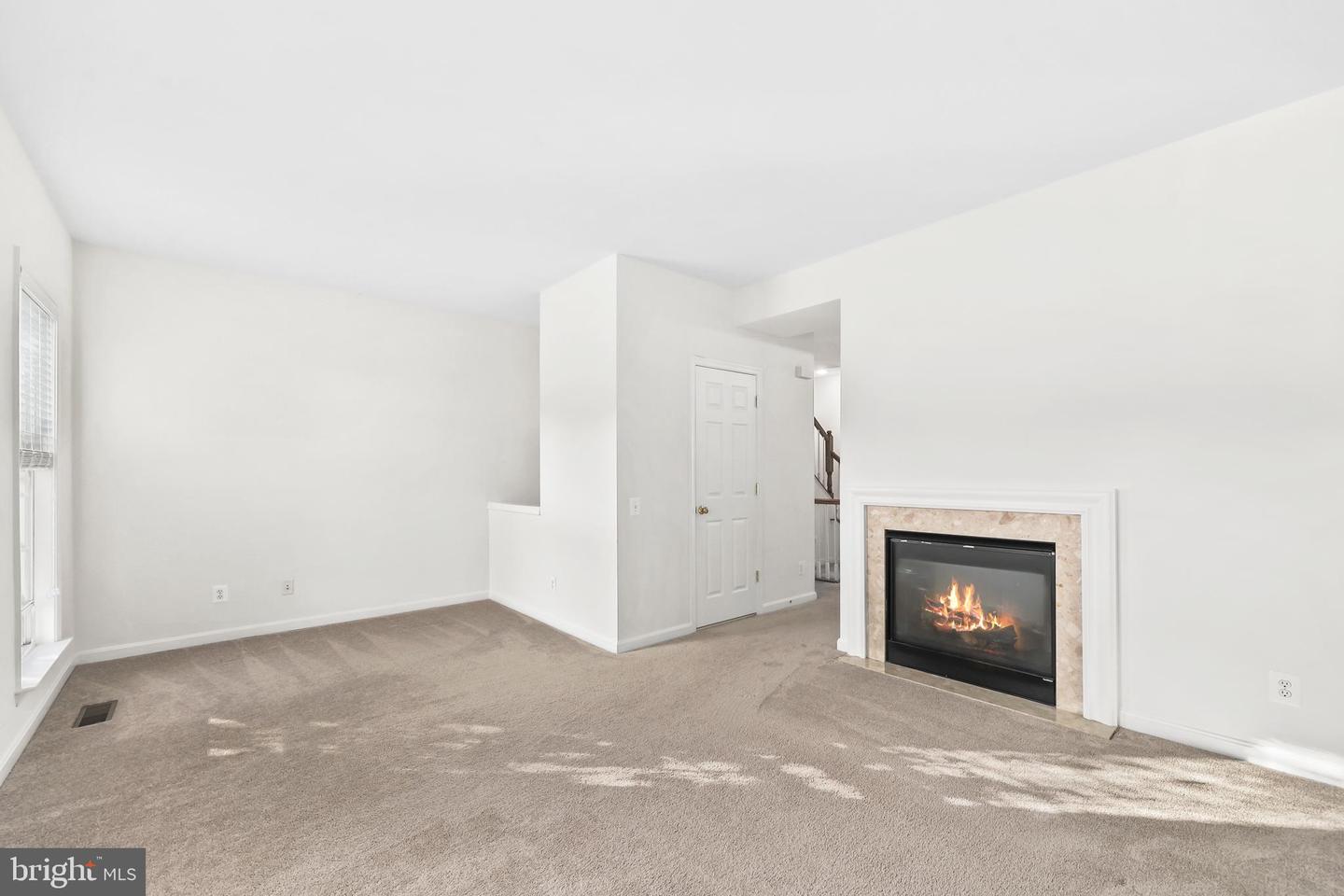 5096 VILLAGE FOUNTAIN PL, CENTREVILLE, Virginia 20120, 3 Bedrooms Bedrooms, ,2 BathroomsBathrooms,Residential,For sale,5096 VILLAGE FOUNTAIN PL,VAFX2276518 MLS # VAFX2276518