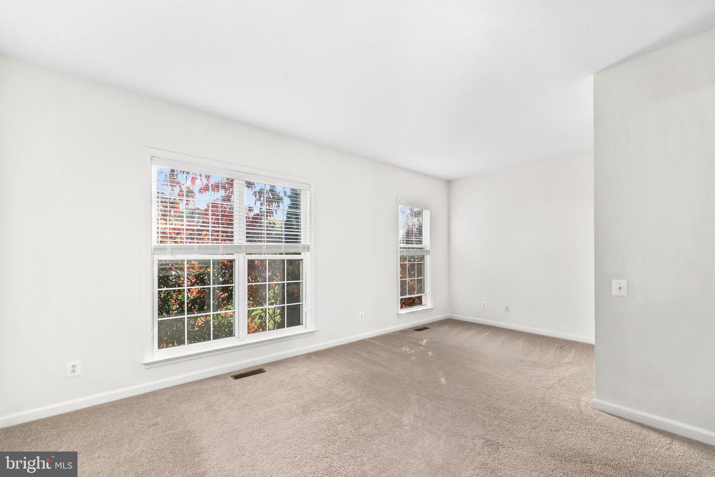 5096 VILLAGE FOUNTAIN PL, CENTREVILLE, Virginia 20120, 3 Bedrooms Bedrooms, ,2 BathroomsBathrooms,Residential,For sale,5096 VILLAGE FOUNTAIN PL,VAFX2276518 MLS # VAFX2276518