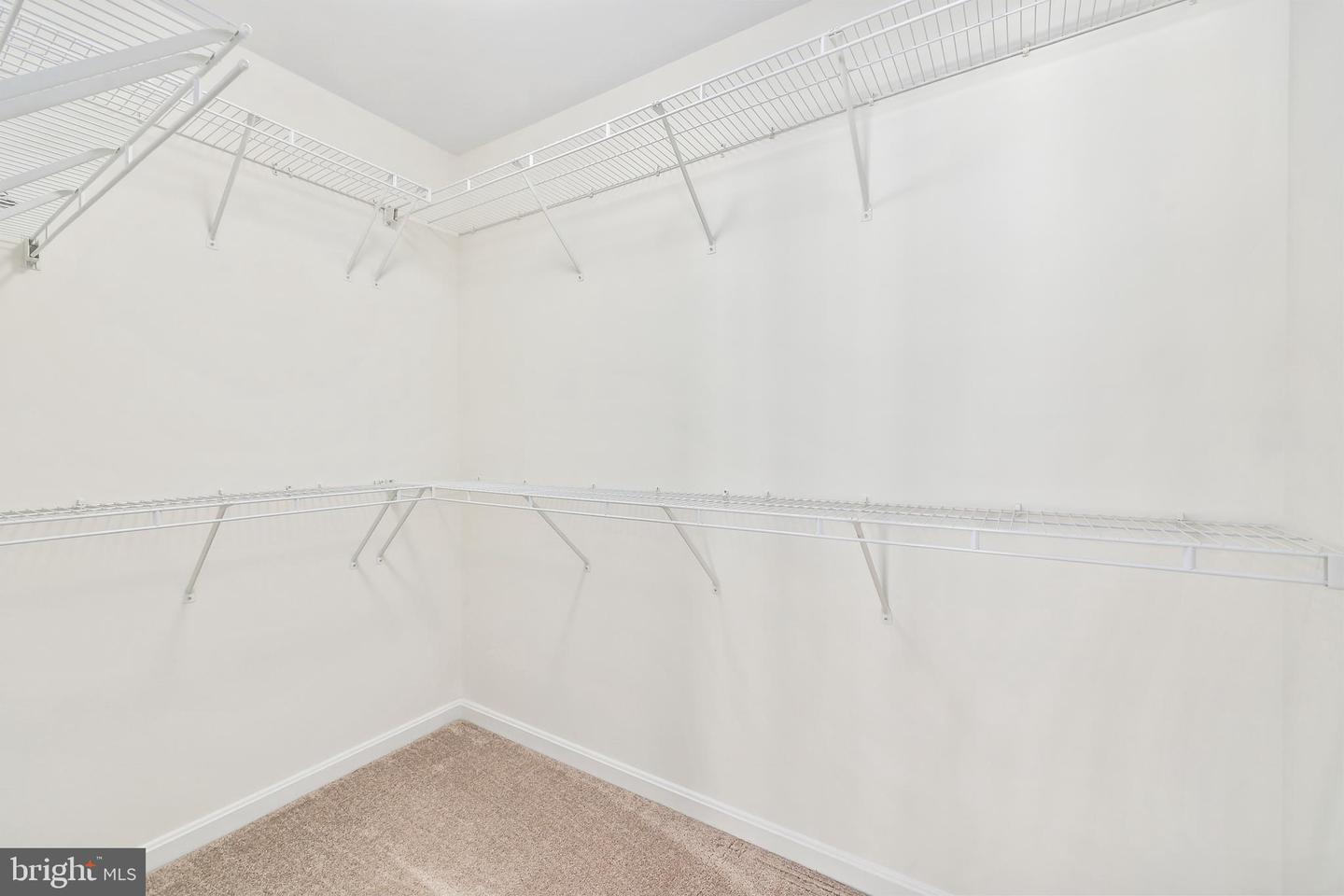 5096 VILLAGE FOUNTAIN PL, CENTREVILLE, Virginia 20120, 3 Bedrooms Bedrooms, ,2 BathroomsBathrooms,Residential,For sale,5096 VILLAGE FOUNTAIN PL,VAFX2276518 MLS # VAFX2276518