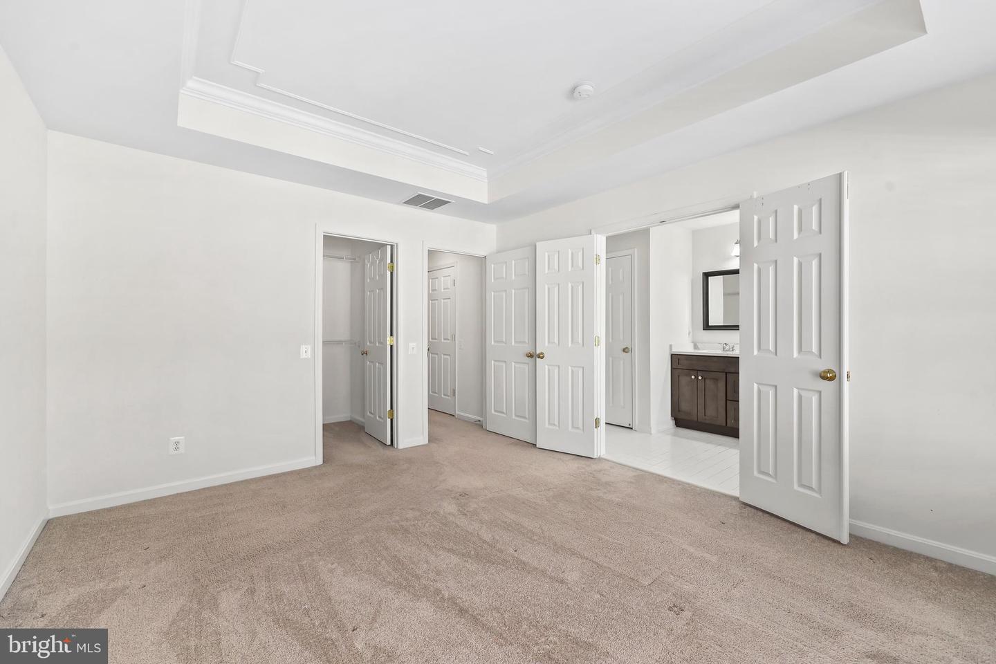 5096 VILLAGE FOUNTAIN PL, CENTREVILLE, Virginia 20120, 3 Bedrooms Bedrooms, ,2 BathroomsBathrooms,Residential,For sale,5096 VILLAGE FOUNTAIN PL,VAFX2276518 MLS # VAFX2276518