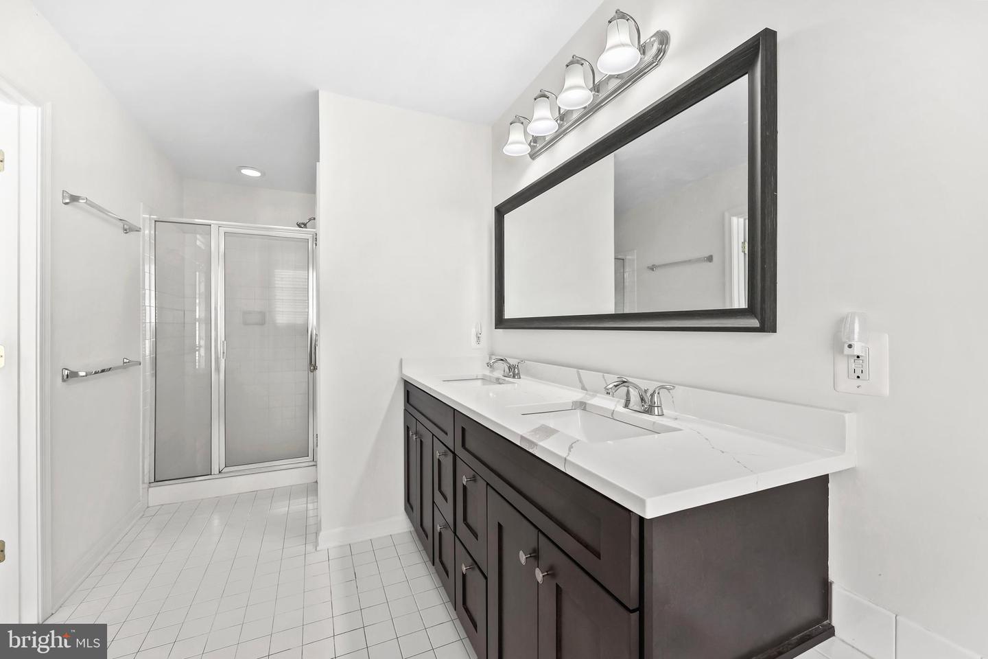 5096 VILLAGE FOUNTAIN PL, CENTREVILLE, Virginia 20120, 3 Bedrooms Bedrooms, ,2 BathroomsBathrooms,Residential,For sale,5096 VILLAGE FOUNTAIN PL,VAFX2276518 MLS # VAFX2276518