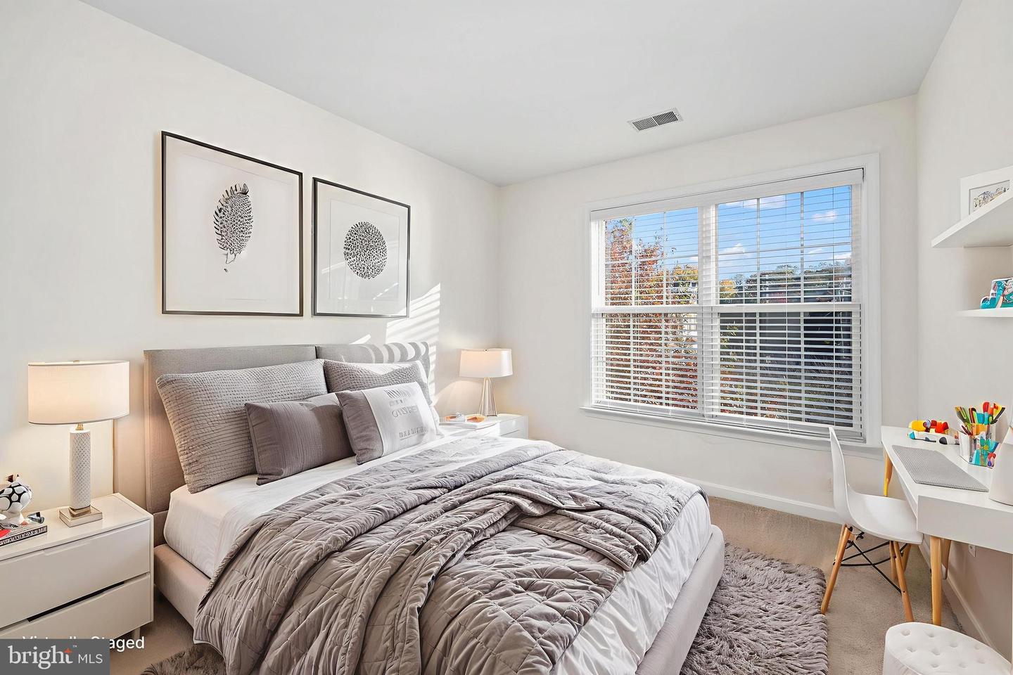 5096 VILLAGE FOUNTAIN PL, CENTREVILLE, Virginia 20120, 3 Bedrooms Bedrooms, ,2 BathroomsBathrooms,Residential,For sale,5096 VILLAGE FOUNTAIN PL,VAFX2276518 MLS # VAFX2276518