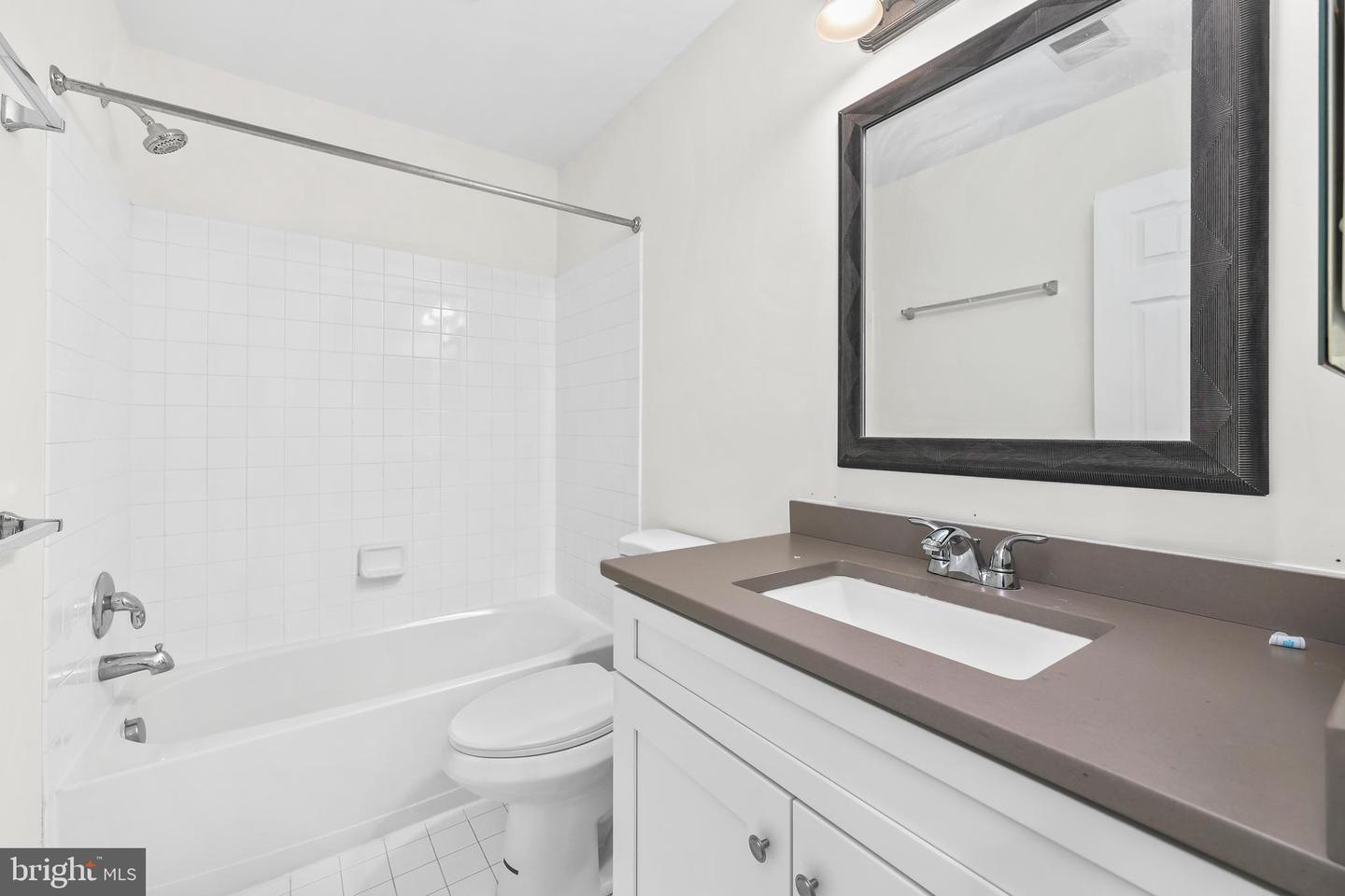 5096 VILLAGE FOUNTAIN PL, CENTREVILLE, Virginia 20120, 3 Bedrooms Bedrooms, ,2 BathroomsBathrooms,Residential,For sale,5096 VILLAGE FOUNTAIN PL,VAFX2276518 MLS # VAFX2276518