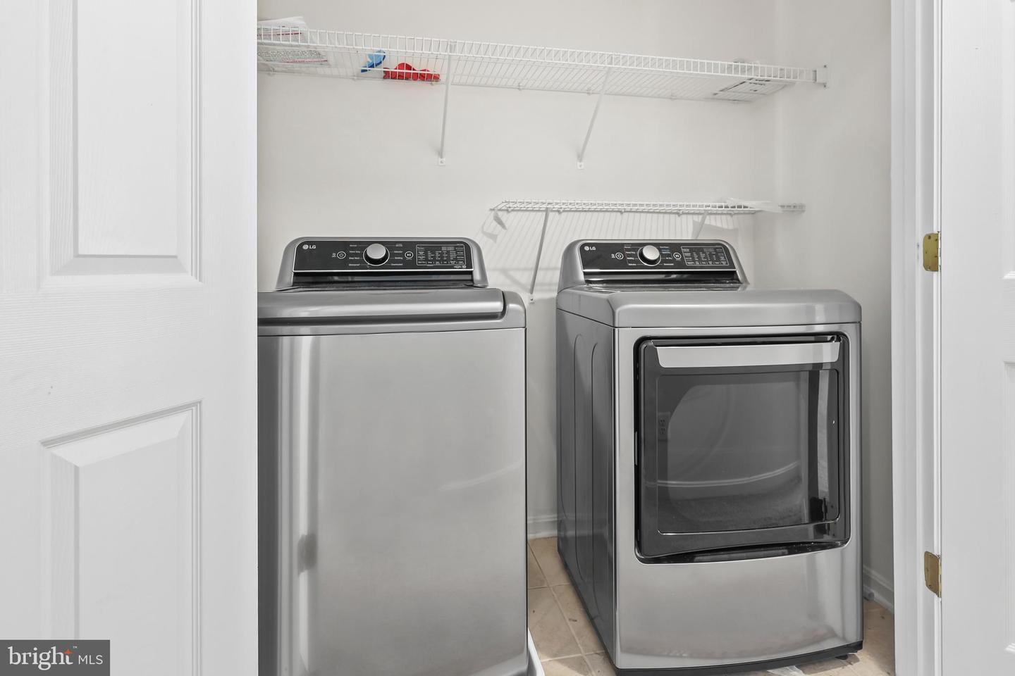 5096 VILLAGE FOUNTAIN PL, CENTREVILLE, Virginia 20120, 3 Bedrooms Bedrooms, ,2 BathroomsBathrooms,Residential,For sale,5096 VILLAGE FOUNTAIN PL,VAFX2276518 MLS # VAFX2276518