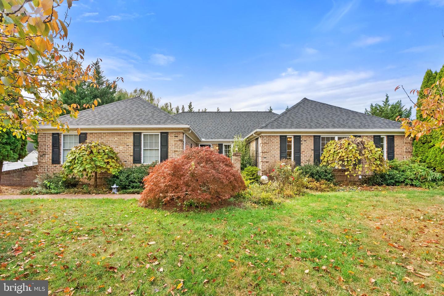 212 FAIRFIELD DR, WINCHESTER, Virginia 22602, 5 Bedrooms Bedrooms, ,3 BathroomsBathrooms,Residential,For sale,212 FAIRFIELD DR,VAFV2037710 MLS # VAFV2037710 212 FAIRFIELD DR, WINCHESTER, Virginia 22602, 5 Bedrooms Bedrooms, ,3 BathroomsBathrooms,Residential,For sale,212 FAIRFIELD DR,VAFV2037710 MLS # VAFV2037710