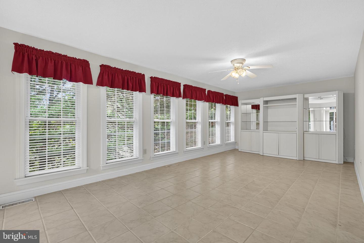 212 FAIRFIELD DR, WINCHESTER, Virginia 22602, 5 Bedrooms Bedrooms, ,3 BathroomsBathrooms,Residential,For sale,212 FAIRFIELD DR,VAFV2037710 MLS # VAFV2037710 212 FAIRFIELD DR, WINCHESTER, Virginia 22602, 5 Bedrooms Bedrooms, ,3 BathroomsBathrooms,Residential,For sale,212 FAIRFIELD DR,VAFV2037710 MLS # VAFV2037710